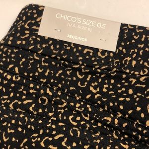 Chico’s NWT Etched Texture  pull on jeggings